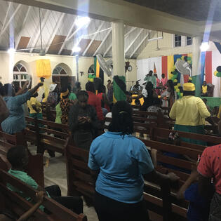 Youths in worship at the twin of gospel glory rally
